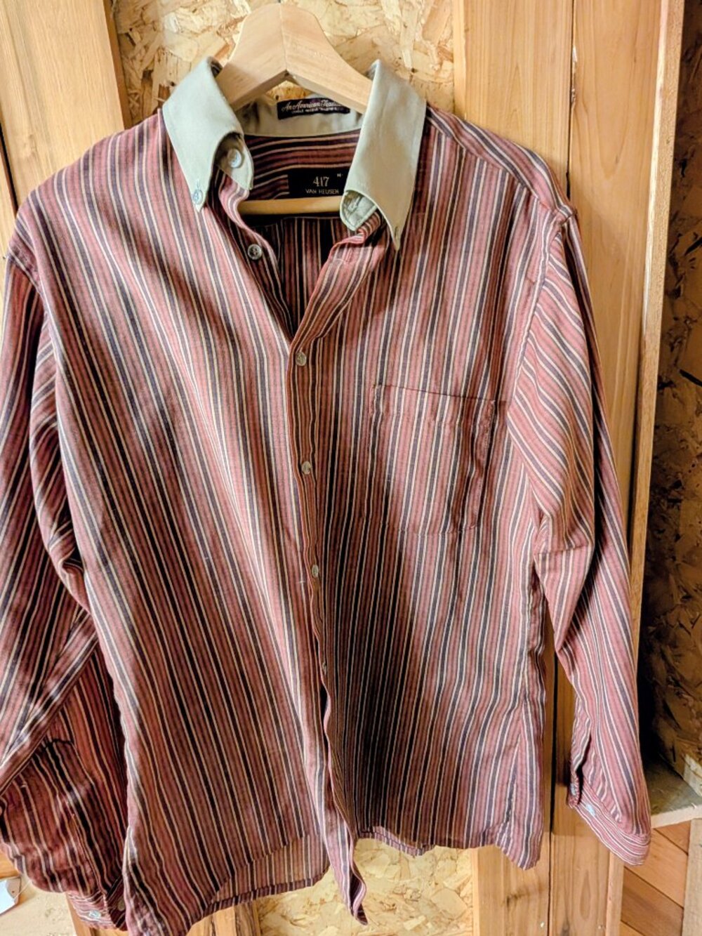 Medium 417 Van Heusen Shirt